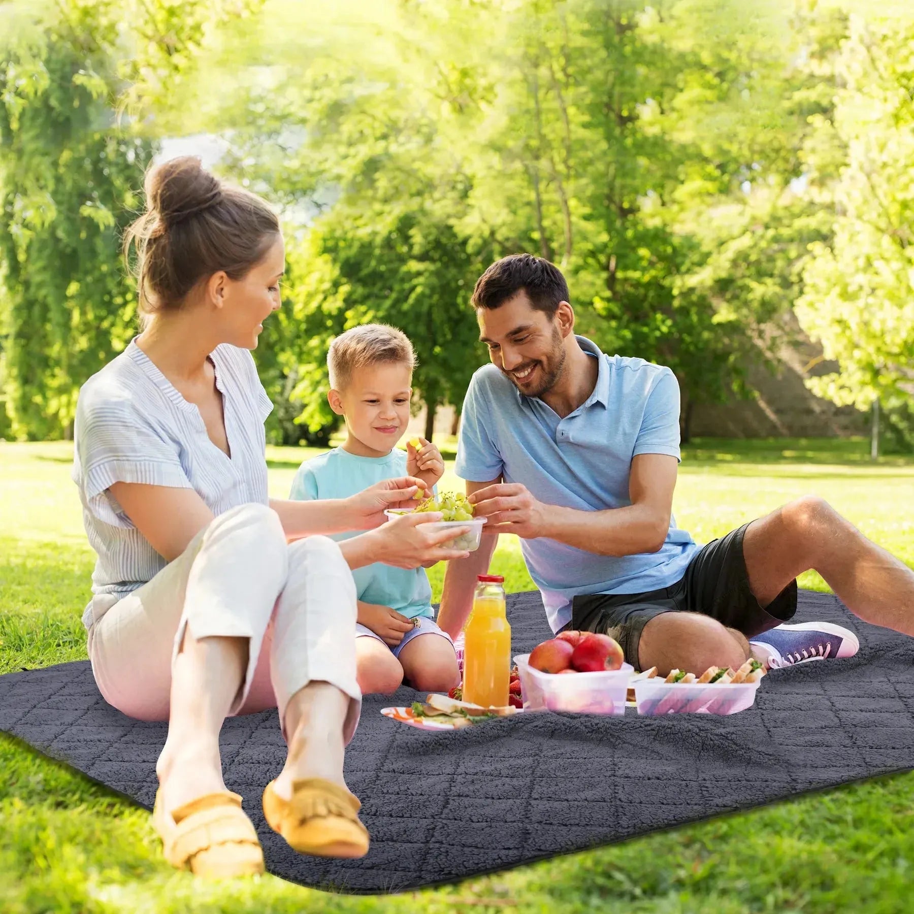 REDCAMP Waterproof Stadium Blanket with Sherpa Lining Redcamp