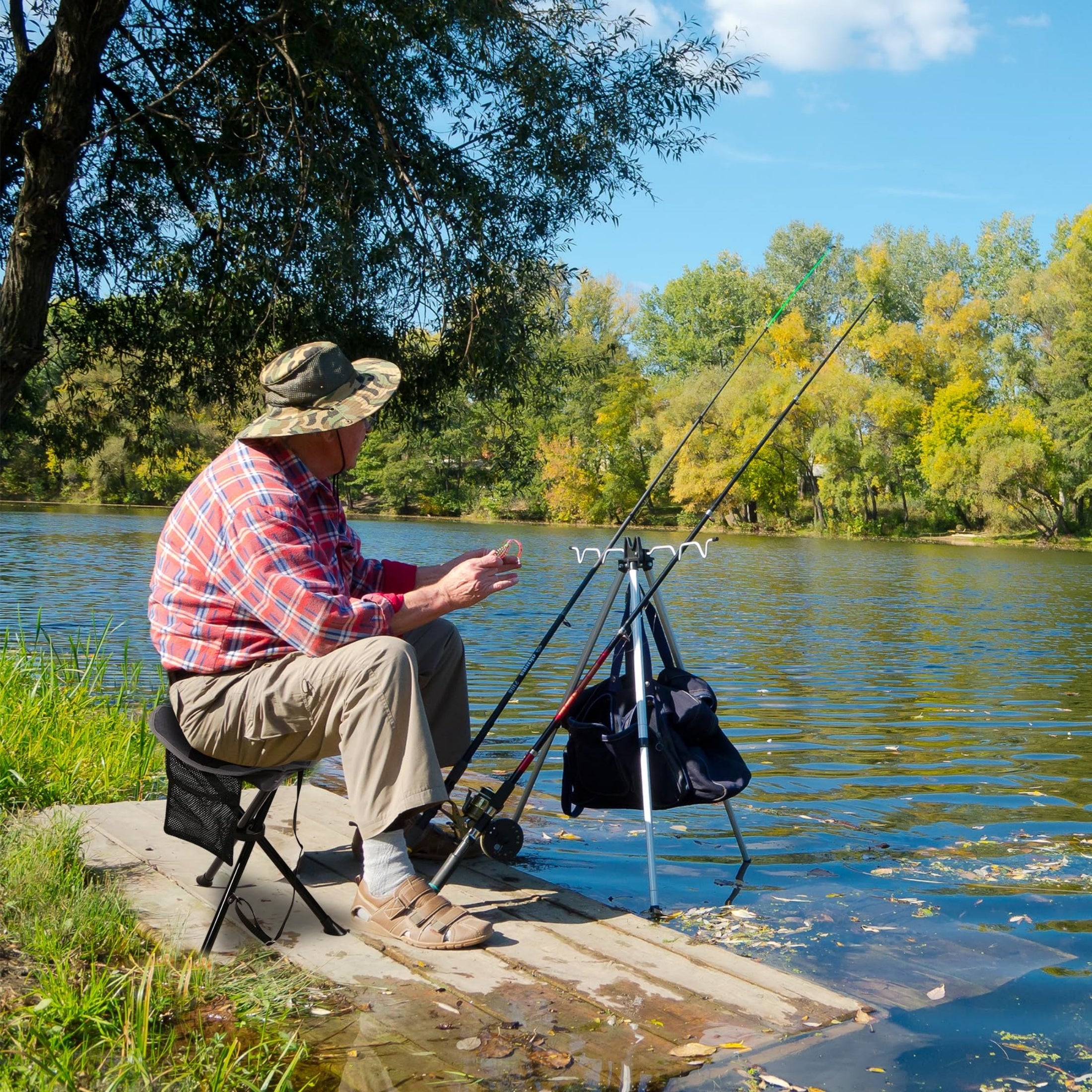 REDCAMP Lightweight Folding Tripod Stool for Hunting and Camping