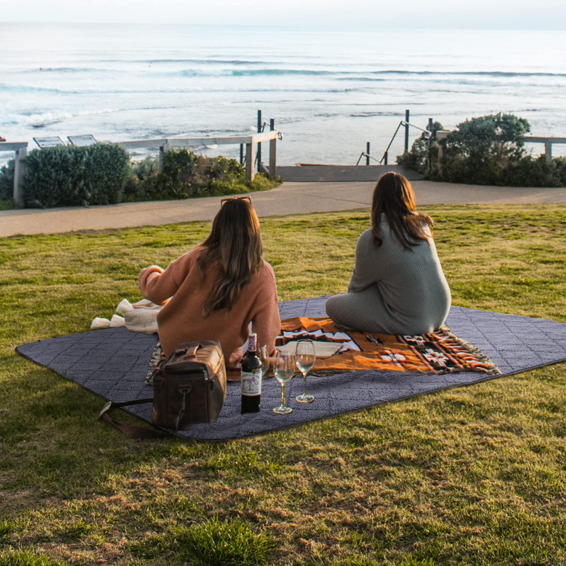 Waterproof Sherpa Stadium Blanket for Outdoor Events