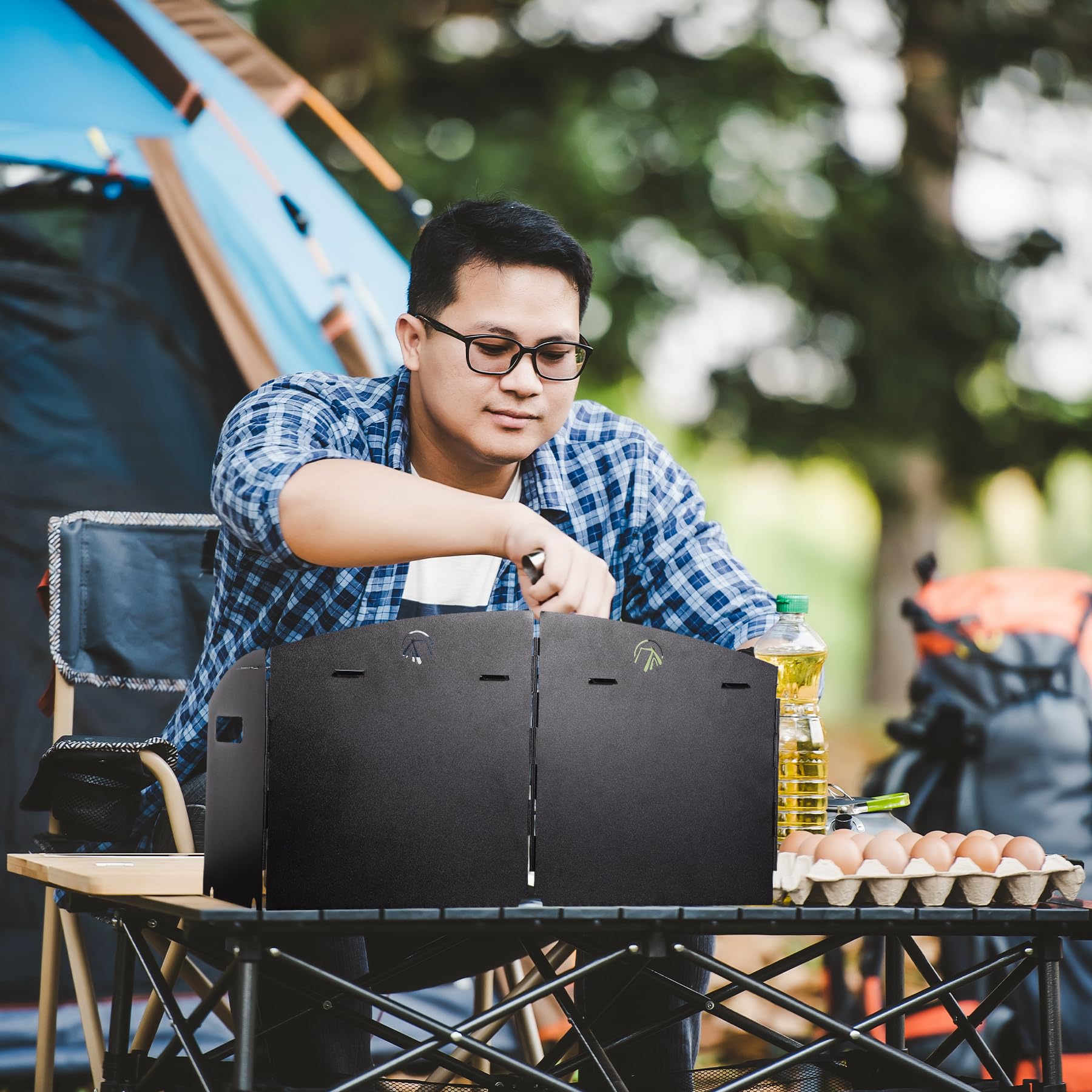 Portable 4 Panel Steel Camping Stove Windscreen, Foldable Windproof Outdoor Gas Stove Windshield with Storage Bag for Camping, Hiking, Backpacking, Picnic, Cooking Black