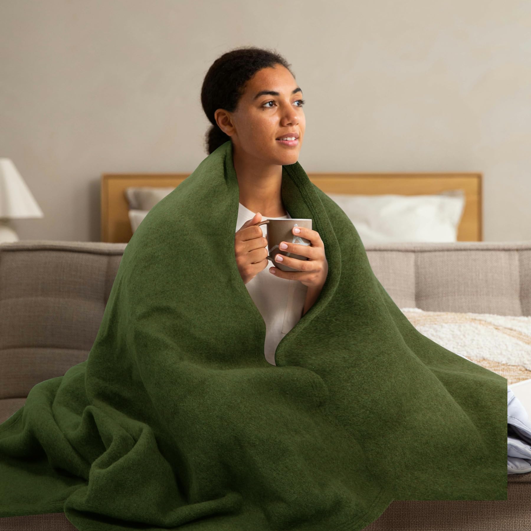 Wool Blanket, Warm and Thick Wool Camping Blanket- Great for Outdoors, Camping, Stadium Blanket, Picnics, Travel and Car, Machine Washable 86"x 63" Green